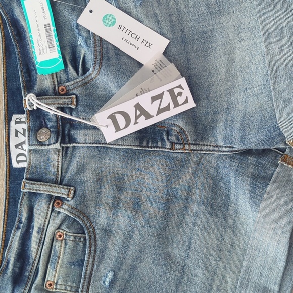 Daze Denim Dads Girl Cuffed Mom Short Eco- 6 - Picture 4 of 9